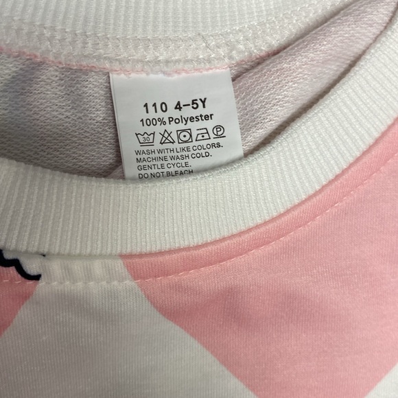 Little Girls Valentine Sweatshirt and 4T -5T and 5 or of valentine socks - Picture 2 of 2